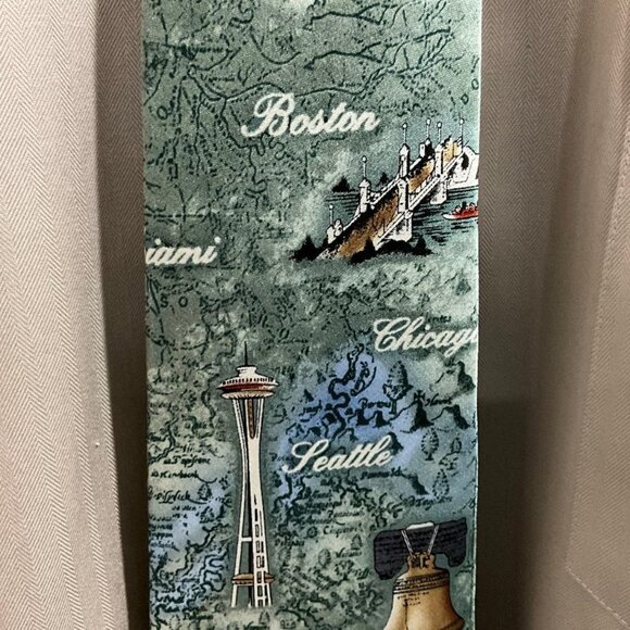Perfect Tie for travel-fan guy with cities & landmarks design NWT 100% silk tie - Picture 4 of 8